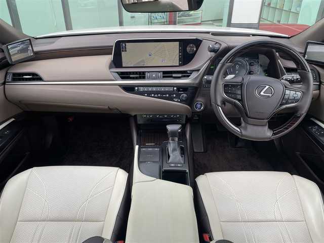 レクサス ＥＳ 300h バージョンL 新潟県 2019(平31)年 4.5万km ソニッククォーツ 純正ナビ/3眼LEDヘッドライト/ヘッドアップディスプレイ/シートヒーター/革シート/ETC2.0/パワーシート/アラウンドビューモニター/ブラインドスポットモニター/純正アルミホイール/サンルーフ/パドルシフト/Bluetooth/プッシュスタート/コーナーセンサー/アダプティブクルーズコントロール/衝突軽減ブレーキ/レーンキープアシスト