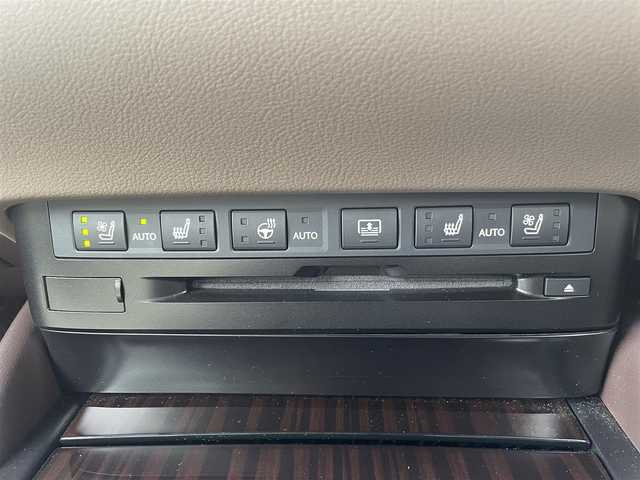 レクサス ＥＳ 300h バージョンL 新潟県 2019(平31)年 4.5万km ソニッククォーツ 純正ナビ/3眼LEDヘッドライト/ヘッドアップディスプレイ/シートヒーター/革シート/ETC2.0/パワーシート/アラウンドビューモニター/ブラインドスポットモニター/純正アルミホイール/サンルーフ/パドルシフト/Bluetooth/プッシュスタート/コーナーセンサー/アダプティブクルーズコントロール/衝突軽減ブレーキ/レーンキープアシスト