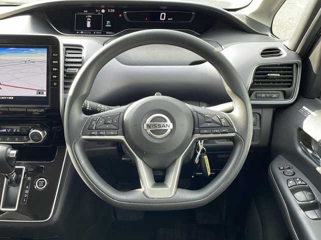 日産 セレナ X V 新潟県 2020(令2)年 10万km ダイヤモンドブラック 4WD/純正ナビ/バックカメラ/アラウンドビューモニター/社外アルミ付きノーマルタイヤ積載/純正エンジンスターター/ブラインドスポットモニター/レーンキープアシスト/クルーズコントロール/前後コーナーセンサー/前ドライブレコーダー/両側パワースライドドア/ETC/ドアバイザー/保証書/取扱説明書