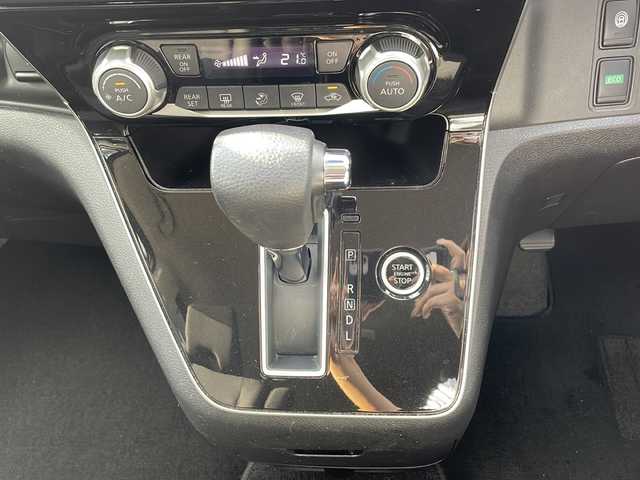 日産 セレナ X V 新潟県 2020(令2)年 10万km ダイヤモンドブラック 4WD/純正ナビ/バックカメラ/アラウンドビューモニター/社外アルミ付きノーマルタイヤ積載/純正エンジンスターター/ブラインドスポットモニター/レーンキープアシスト/クルーズコントロール/前後コーナーセンサー/前ドライブレコーダー/両側パワースライドドア/ETC/ドアバイザー/保証書/取扱説明書