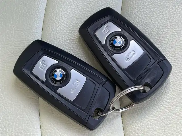 ＢＭＷ Ｘ３ xDrive20d ブルーパフォーマンス 岐阜県 2014(平26)年 12万km アルピンホワイトⅢ ４WD/純正ナビ(CD/DVD/Bluetooth/AM/FM/TV)/PLUG DRL＋/レザーシート/インテリジェントセーフティー/コーナーセンサー/パワーシート・シートメモリー/ステアリングヒーター/バックカメラ/クルーズコントロール/ダウンヒルアシストコントロール/電動リアゲート/スマートキー/LEDヘッドライト/AFS/保証書/スペアキー