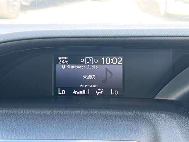 トヨタ ノア Si 福井県 2018(平30)年 8.7万km ホワイトパールクリスタルシャイン ワンオーナー/純正SDナビ/純正BT、CD、DVD、フルセグTV/純正フリップダウン/パワースライドドア/バックカメラ/社外17インチAW/スペアキー/４WD/保証書、取説