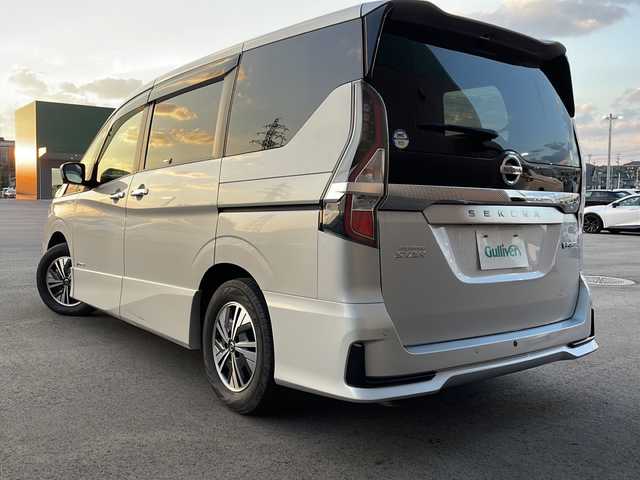日産 セレナ e－パワー ハイウェイスター V 新潟県 2020(令2)年 4.8万km ブリリアントシルバー 　ワンオーナー/　フルセグテレビ/　バックカメラ/　アイドリングストップ/　ウィンカーミラー/　プロパイロット/　ドアバイザー/　プッシュスタート/　アラウンドビューモニター/　両側パワースライドドア/　ドアバイザー/　ETC/　LEDヘッドライト/　パーキングアシスト/　シートヒーター/　ステアリングヒーター