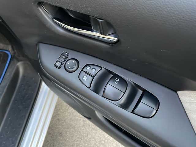 日産 セレナ e－パワー ハイウェイスター V 新潟県 2020(令2)年 4.8万km ブリリアントシルバー 　ワンオーナー/　フルセグテレビ/　バックカメラ/　アイドリングストップ/　ウィンカーミラー/　プロパイロット/　ドアバイザー/　プッシュスタート/　アラウンドビューモニター/　両側パワースライドドア/　ドアバイザー/　ETC/　LEDヘッドライト/　パーキングアシスト/　シートヒーター/　ステアリングヒーター