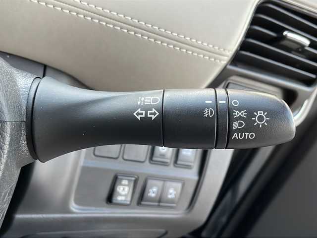 日産 セレナ e－パワー ハイウェイスター V 新潟県 2020(令2)年 4.8万km ブリリアントシルバー 　ワンオーナー/　フルセグテレビ/　バックカメラ/　アイドリングストップ/　ウィンカーミラー/　プロパイロット/　ドアバイザー/　プッシュスタート/　アラウンドビューモニター/　両側パワースライドドア/　ドアバイザー/　ETC/　LEDヘッドライト/　パーキングアシスト/　シートヒーター/　ステアリングヒーター