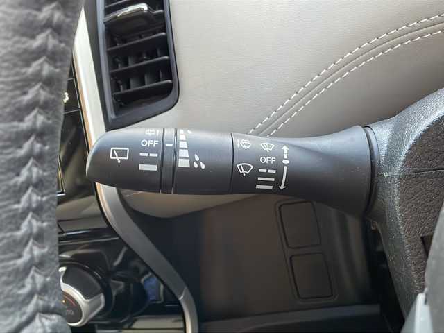 日産 セレナ e－パワー ハイウェイスター V 新潟県 2020(令2)年 4.8万km ブリリアントシルバー 　ワンオーナー/　フルセグテレビ/　バックカメラ/　アイドリングストップ/　ウィンカーミラー/　プロパイロット/　ドアバイザー/　プッシュスタート/　アラウンドビューモニター/　両側パワースライドドア/　ドアバイザー/　ETC/　LEDヘッドライト/　パーキングアシスト/　シートヒーター/　ステアリングヒーター