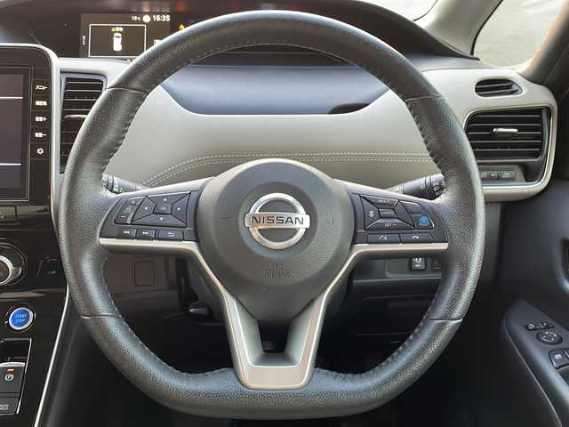 日産 セレナ e－パワー ハイウェイスター V 新潟県 2020(令2)年 4.8万km ブリリアントシルバー 　ワンオーナー/　フルセグテレビ/　バックカメラ/　アイドリングストップ/　ウィンカーミラー/　プロパイロット/　ドアバイザー/　プッシュスタート/　アラウンドビューモニター/　両側パワースライドドア/　ドアバイザー/　ETC/　LEDヘッドライト/　パーキングアシスト/　シートヒーター/　ステアリングヒーター