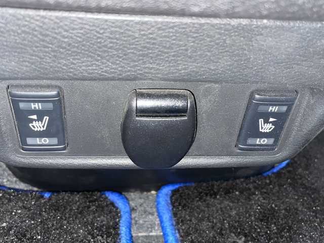 日産 セレナ e－パワー ハイウェイスター V 新潟県 2020(令2)年 4.8万km ブリリアントシルバー 　ワンオーナー/　フルセグテレビ/　バックカメラ/　アイドリングストップ/　ウィンカーミラー/　プロパイロット/　ドアバイザー/　プッシュスタート/　アラウンドビューモニター/　両側パワースライドドア/　ドアバイザー/　ETC/　LEDヘッドライト/　パーキングアシスト/　シートヒーター/　ステアリングヒーター