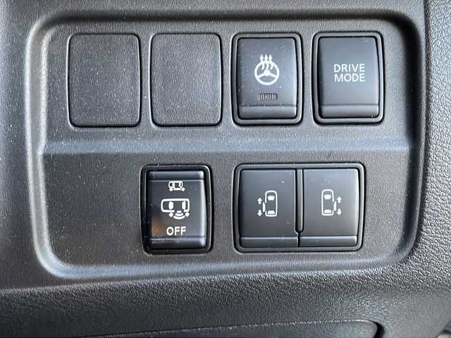 日産 セレナ e－パワー ハイウェイスター V 新潟県 2020(令2)年 4.8万km ブリリアントシルバー 　ワンオーナー/　フルセグテレビ/　バックカメラ/　アイドリングストップ/　ウィンカーミラー/　プロパイロット/　ドアバイザー/　プッシュスタート/　アラウンドビューモニター/　両側パワースライドドア/　ドアバイザー/　ETC/　LEDヘッドライト/　パーキングアシスト/　シートヒーター/　ステアリングヒーター