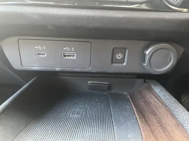 日産 オーラ G 広島県 2022(令4)年 3.1万km ブリリアントシルバー 禁煙車/BOSEスピーカー/エマージェンシーブレーキ/車線逸脱警報/ハイビームアシスト/BSW/速度標識認識/道路標識認識/プロパイロット/コーナーセンサー/インテリジェントルームミラー/NissanConnectナビ+通信+SOS/・フルセグ/HDMI/USB/Applecarplay/アラウンドビューモニター/ワイヤレス充電/ハーフレザーシート/LEDヘッドライト/フォグランプ/スマートキー/プッシュスタート/トノカバー/純正ドアバイザー/ETC2.0/純正前ドライブレコーダー/純正１７インチアルミホイール/W+サイド+カーテンエアバック