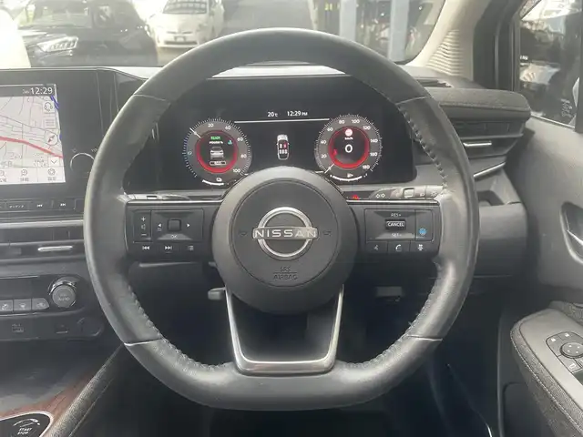 日産 オーラ G 広島県 2022(令4)年 3.1万km ブリリアントシルバー 禁煙車/BOSEスピーカー/エマージェンシーブレーキ/車線逸脱警報/ハイビームアシスト/BSW/速度標識認識/道路標識認識/プロパイロット/コーナーセンサー/インテリジェントルームミラー/NissanConnectナビ+通信+SOS/・フルセグ/HDMI/USB/Applecarplay/アラウンドビューモニター/ワイヤレス充電/ハーフレザーシート/LEDヘッドライト/フォグランプ/スマートキー/プッシュスタート/トノカバー/純正ドアバイザー/ETC2.0/純正前ドライブレコーダー/純正１７インチアルミホイール/W+サイド+カーテンエアバック