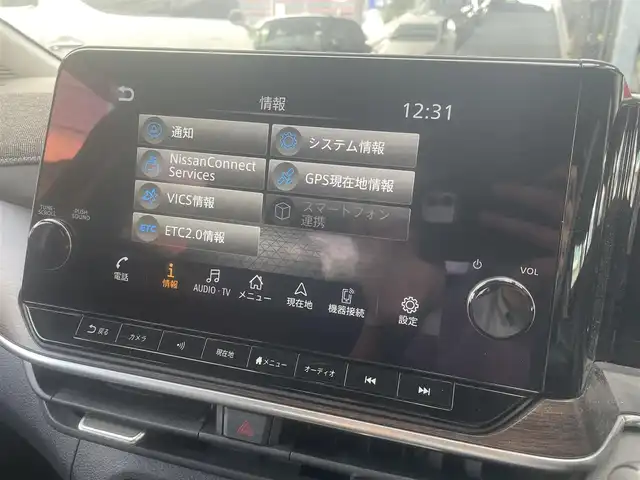 日産 オーラ G 広島県 2022(令4)年 3.1万km ブリリアントシルバー 禁煙車/BOSEスピーカー/エマージェンシーブレーキ/車線逸脱警報/ハイビームアシスト/BSW/速度標識認識/道路標識認識/プロパイロット/コーナーセンサー/インテリジェントルームミラー/NissanConnectナビ+通信+SOS/・フルセグ/HDMI/USB/Applecarplay/アラウンドビューモニター/ワイヤレス充電/ハーフレザーシート/LEDヘッドライト/フォグランプ/スマートキー/プッシュスタート/トノカバー/純正ドアバイザー/ETC2.0/純正前ドライブレコーダー/純正１７インチアルミホイール/W+サイド+カーテンエアバック