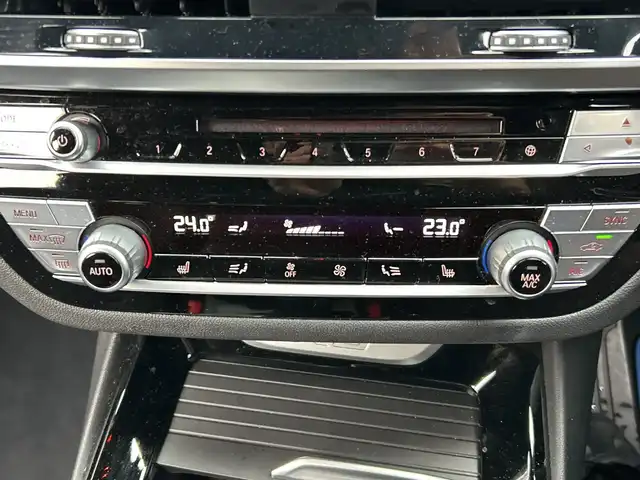 ＢＭＷ Ｘ３ xDrive20d Mスポーツ 埼玉県 2018(平30)年 2.6万km カーボンブラックM 純正ナビ/　　CD/DVD/フルセグ/USB/アラウンドビューモニター/サイドカメラ/フロントカメラ/バックカメラ/レーダークルーズコントロール/LEDオートライト/ハーフレザーシート/パワーシート/シートヒーター/純正19インチアルミホイール/プッシュスタート/アイドリングストップ