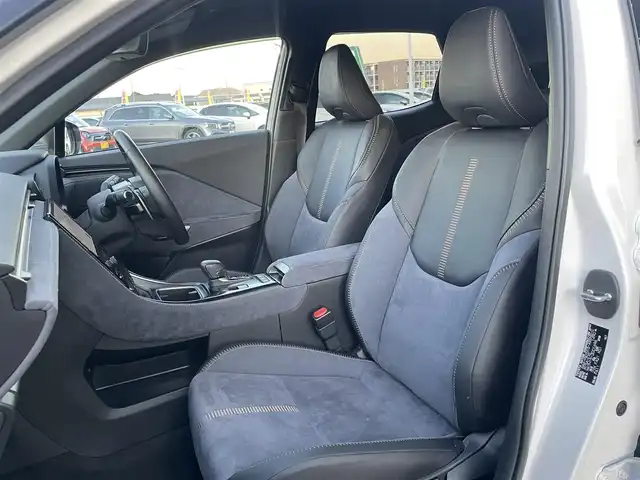 レクサス ＬＢＸ クール 東京都 2024(令6)年 0.5万km パール ４WD寒冷地使用車/純正コネクティッドナビ(フルセグ/Bluetooth/USB/IPon)/アラウンドビューモニター/パワーバックドア/レーダークルーズコントロール/D席パワーシート・メモリーシート/D/N席シートヒーター/ハンドルヒーター/前後コーナーセンサー/ブラインドスポットモニター/前後ドライブレコーダー/パドルシフト/ビルトインETC2.0/オートハイビーム