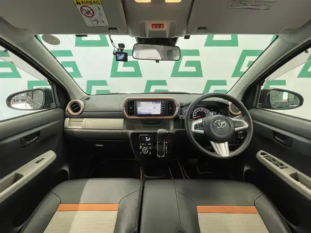 トヨタ パッソ モーダ　チャーム 鹿児島県 2023(令5)年 3.1万km ブラックマイカメタリック/ダークエメラルドマイカ 2トーン 禁煙車/スマートアシストIII/　・レーンキープアシスト/　・先行車発進お知らせ機能/　・誤発進抑制機能/　・オートマチックハイビーム/純正ディーラーオプションナビ(NSCN-W68)/　・Bluetooth/　・ワンセグTV/　・AUX/　・AM/FM/前後コーナーセンサー/LEDヘッドライト/全周囲カメラ/前後ドライブレコーダー/ETC/純正フロアマット/純正アルミホイール/電動格納ミラー/ドアバイザー/ステアリングリモコン