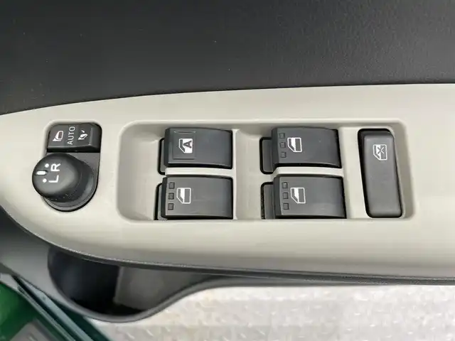 トヨタ パッソ モーダ　チャーム 鹿児島県 2023(令5)年 3.1万km ブラックマイカメタリック/ダークエメラルドマイカ 2トーン 禁煙車/スマートアシストIII/　・レーンキープアシスト/　・先行車発進お知らせ機能/　・誤発進抑制機能/　・オートマチックハイビーム/純正ディーラーオプションナビ(NSCN-W68)/　・Bluetooth/　・ワンセグTV/　・AUX/　・AM/FM/前後コーナーセンサー/LEDヘッドライト/全周囲カメラ/前後ドライブレコーダー/ETC/純正フロアマット/純正アルミホイール/電動格納ミラー/ドアバイザー/ステアリングリモコン