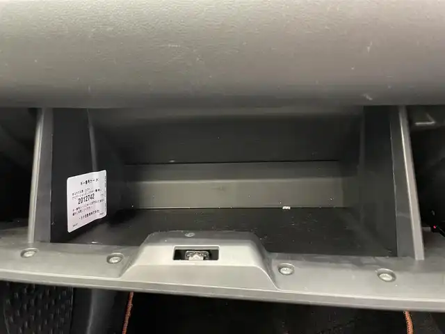 トヨタ パッソ モーダ　チャーム 鹿児島県 2023(令5)年 3.1万km ブラックマイカメタリック/ダークエメラルドマイカ 2トーン 禁煙車/スマートアシストIII/　・レーンキープアシスト/　・先行車発進お知らせ機能/　・誤発進抑制機能/　・オートマチックハイビーム/純正ディーラーオプションナビ(NSCN-W68)/　・Bluetooth/　・ワンセグTV/　・AUX/　・AM/FM/前後コーナーセンサー/LEDヘッドライト/全周囲カメラ/前後ドライブレコーダー/ETC/純正フロアマット/純正アルミホイール/電動格納ミラー/ドアバイザー/ステアリングリモコン