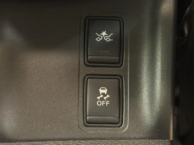 日産 セレナ e－パワー XV 群馬県 2019(平31)年 6.5万km ブリリアントホワイトパール 安全装備/・衝突軽減ブレーキ/・アラウンドビューモニター/・コーナーセンサー/・プロパイロット/・横滑り防止/・オートライト/・インテリジェントルームミラー/純正9インチナビ/・AM/FM/フルセグTV/・Bluetooth/MSV/・CD/DVD/USB/SD/両側電動スライドドア/オートホールド/電動パーキング/ハンドルヒーター/前席シートヒーター/ETC/純正ドライブレコーダー/純正フロアマット/純正ドアバイザー/スマートキー/プッシュスタート