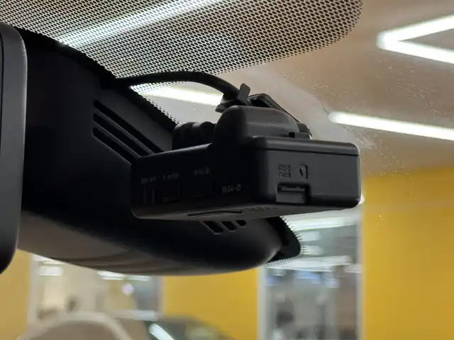 日産 セレナ e－パワー XV 群馬県 2019(平31)年 6.5万km ブリリアントホワイトパール 安全装備/・衝突軽減ブレーキ/・アラウンドビューモニター/・コーナーセンサー/・プロパイロット/・横滑り防止/・オートライト/・インテリジェントルームミラー/純正9インチナビ/・AM/FM/フルセグTV/・Bluetooth/MSV/・CD/DVD/USB/SD/両側電動スライドドア/オートホールド/電動パーキング/ハンドルヒーター/前席シートヒーター/ETC/純正ドライブレコーダー/純正フロアマット/純正ドアバイザー/スマートキー/プッシュスタート