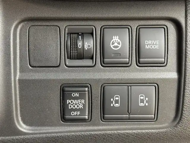 日産 セレナ e－パワー XV 群馬県 2019(平31)年 6.5万km ブリリアントホワイトパール 安全装備/・衝突軽減ブレーキ/・アラウンドビューモニター/・コーナーセンサー/・プロパイロット/・横滑り防止/・オートライト/・インテリジェントルームミラー/純正9インチナビ/・AM/FM/フルセグTV/・Bluetooth/MSV/・CD/DVD/USB/SD/両側電動スライドドア/オートホールド/電動パーキング/ハンドルヒーター/前席シートヒーター/ETC/純正ドライブレコーダー/純正フロアマット/純正ドアバイザー/スマートキー/プッシュスタート