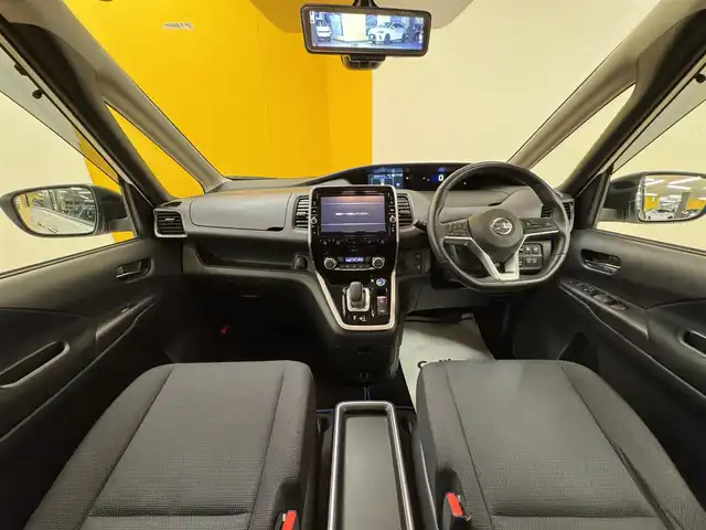 日産 セレナ e－パワー XV 群馬県 2019(平31)年 6.5万km ブリリアントホワイトパール 安全装備/・衝突軽減ブレーキ/・アラウンドビューモニター/・コーナーセンサー/・プロパイロット/・横滑り防止/・オートライト/・インテリジェントルームミラー/純正9インチナビ/・AM/FM/フルセグTV/・Bluetooth/MSV/・CD/DVD/USB/SD/両側電動スライドドア/オートホールド/電動パーキング/ハンドルヒーター/前席シートヒーター/ETC/純正ドライブレコーダー/純正フロアマット/純正ドアバイザー/スマートキー/プッシュスタート