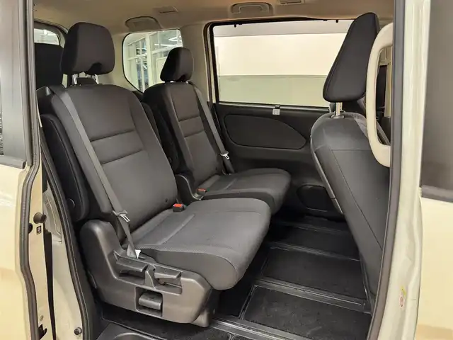 日産 セレナ e－パワー XV 群馬県 2019(平31)年 6.5万km ブリリアントホワイトパール 安全装備/・衝突軽減ブレーキ/・アラウンドビューモニター/・コーナーセンサー/・プロパイロット/・横滑り防止/・オートライト/・インテリジェントルームミラー/純正9インチナビ/・AM/FM/フルセグTV/・Bluetooth/MSV/・CD/DVD/USB/SD/両側電動スライドドア/オートホールド/電動パーキング/ハンドルヒーター/前席シートヒーター/ETC/純正ドライブレコーダー/純正フロアマット/純正ドアバイザー/スマートキー/プッシュスタート