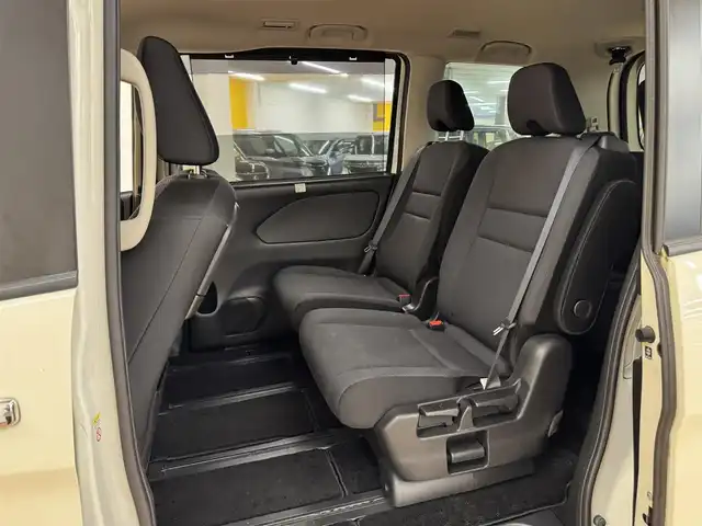 日産 セレナ e－パワー XV 群馬県 2019(平31)年 6.5万km ブリリアントホワイトパール 安全装備/・衝突軽減ブレーキ/・アラウンドビューモニター/・コーナーセンサー/・プロパイロット/・横滑り防止/・オートライト/・インテリジェントルームミラー/純正9インチナビ/・AM/FM/フルセグTV/・Bluetooth/MSV/・CD/DVD/USB/SD/両側電動スライドドア/オートホールド/電動パーキング/ハンドルヒーター/前席シートヒーター/ETC/純正ドライブレコーダー/純正フロアマット/純正ドアバイザー/スマートキー/プッシュスタート