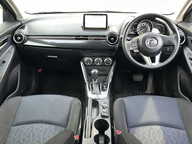 マツダ デミオ 13S 茨城県 2015(平27)年 5.3万km ブルーリフレックスマイカ 純正メモリナビ/(地デジTV・CD・DVD・BT・ラジオ再生)/衝突軽減ブレーキ/バックカメラ/ETC/オートライト/LEDヘッドライト/純正15inアルミホイール/スマートキー/スペアキー/取扱説明書/保証書