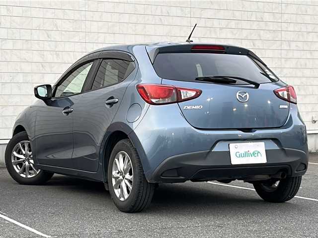 マツダ デミオ 13S 茨城県 2015(平27)年 5.3万km ブルーリフレックスマイカ 純正メモリナビ/(地デジTV・CD・DVD・BT・ラジオ再生)/衝突軽減ブレーキ/バックカメラ/ETC/オートライト/LEDヘッドライト/純正15inアルミホイール/スマートキー/スペアキー/取扱説明書/保証書