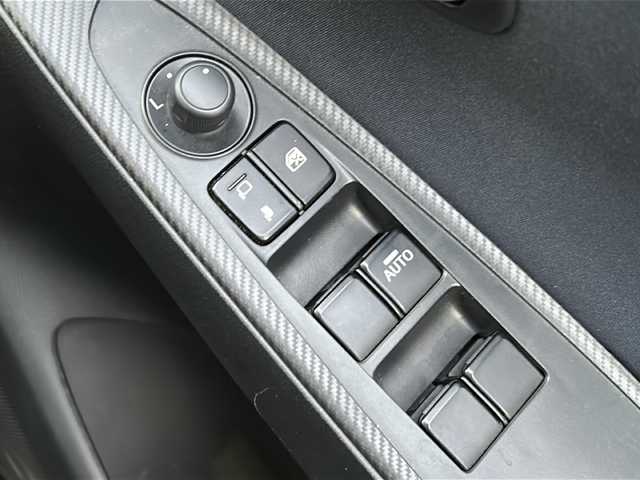マツダ デミオ 13S 茨城県 2015(平27)年 5.3万km ブルーリフレックスマイカ 純正メモリナビ/(地デジTV・CD・DVD・BT・ラジオ再生)/衝突軽減ブレーキ/バックカメラ/ETC/オートライト/LEDヘッドライト/純正15inアルミホイール/スマートキー/スペアキー/取扱説明書/保証書