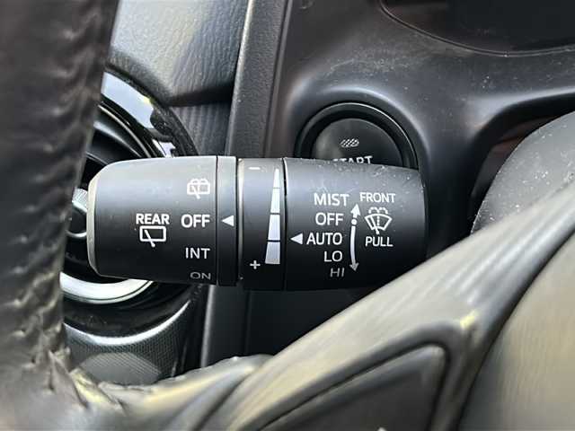 マツダ デミオ 13S 茨城県 2015(平27)年 5.3万km ブルーリフレックスマイカ 純正メモリナビ/(地デジTV・CD・DVD・BT・ラジオ再生)/衝突軽減ブレーキ/バックカメラ/ETC/オートライト/LEDヘッドライト/純正15inアルミホイール/スマートキー/スペアキー/取扱説明書/保証書