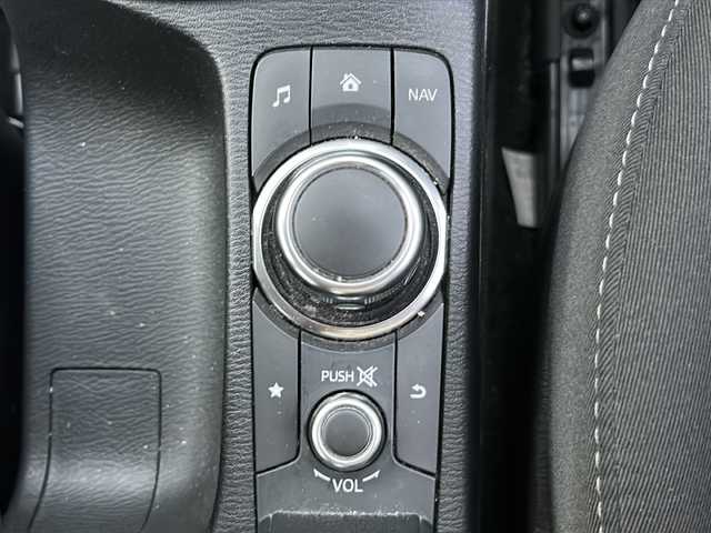 マツダ デミオ 13S 茨城県 2015(平27)年 5.3万km ブルーリフレックスマイカ 純正メモリナビ/(地デジTV・CD・DVD・BT・ラジオ再生)/衝突軽減ブレーキ/バックカメラ/ETC/オートライト/LEDヘッドライト/純正15inアルミホイール/スマートキー/スペアキー/取扱説明書/保証書