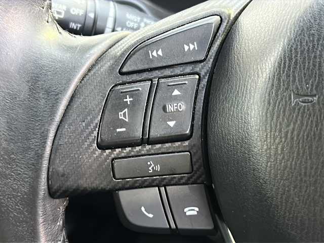 マツダ デミオ 13S 茨城県 2015(平27)年 5.3万km ブルーリフレックスマイカ 純正メモリナビ/(地デジTV・CD・DVD・BT・ラジオ再生)/衝突軽減ブレーキ/バックカメラ/ETC/オートライト/LEDヘッドライト/純正15inアルミホイール/スマートキー/スペアキー/取扱説明書/保証書