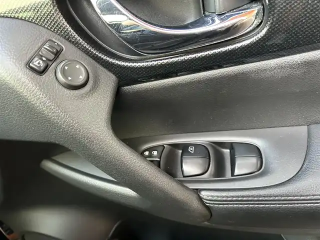 日産 エクストレイル 20X エマージェンシーブレーキ 兵庫県 2014(平26)年 13.1万km ダイヤモンドブラック (株)IDOMが運営する【じしゃロン西宮店】の自社ローン専用車両になります。こちらは現金またはオートローンご利用時の価格です。自社ローンご希望の方は別途その旨お申付け下さい/純正ナビ/フルセグテレビ/バックカメラ/アイドリングストップ/プッシュスタート/ETC/シートヒーター