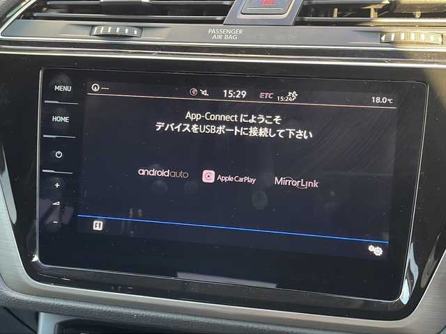 フォルクスワーゲン ゴルフ トゥーラン TSI コンフォートライン 東京都 2018(平30)年 3.8万km ディープブラックパールエフェクト 新車時保証書/取扱説明書　ナビ説明書/プリクラッシュブレーキシステム【歩行者検知】/リヤトラフィックアラート【後退時衝突軽減ブレーキ】/アダプティブクルーズコントロール/ブラインドスポットアシスト/レーンキープアシスト/アイドリングストップ/純正ナビ/フルセグTV/SD/CD/DVD/REC/BT/AUX/USB/AppleCarplay/バックカメラ　ETC【DSRC】/LEDヘッドライト/オートライト/キーレスキー×2/革巻きハンドル/純正16インチアルミ