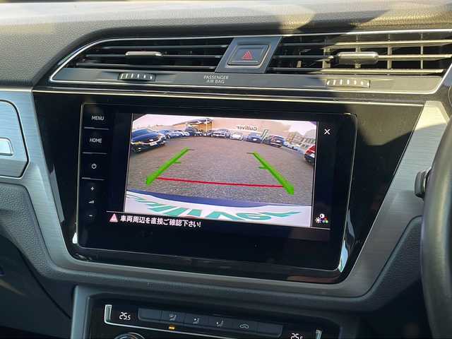 フォルクスワーゲン ゴルフ トゥーラン TSI コンフォートライン 東京都 2018(平30)年 3.8万km ディープブラックパールエフェクト 新車時保証書/取扱説明書　ナビ説明書/プリクラッシュブレーキシステム【歩行者検知】/リヤトラフィックアラート【後退時衝突軽減ブレーキ】/アダプティブクルーズコントロール/ブラインドスポットアシスト/レーンキープアシスト/アイドリングストップ/純正ナビ/フルセグTV/SD/CD/DVD/REC/BT/AUX/USB/AppleCarplay/バックカメラ　ETC【DSRC】/LEDヘッドライト/オートライト/キーレスキー×2/革巻きハンドル/純正16インチアルミ