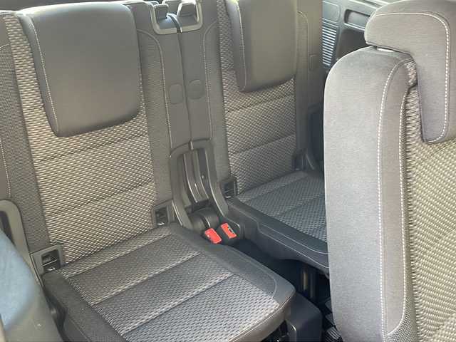 フォルクスワーゲン ゴルフ トゥーラン TSI コンフォートライン 東京都 2018(平30)年 3.8万km ディープブラックパールエフェクト 新車時保証書/取扱説明書　ナビ説明書/プリクラッシュブレーキシステム【歩行者検知】/リヤトラフィックアラート【後退時衝突軽減ブレーキ】/アダプティブクルーズコントロール/ブラインドスポットアシスト/レーンキープアシスト/アイドリングストップ/純正ナビ/フルセグTV/SD/CD/DVD/REC/BT/AUX/USB/AppleCarplay/バックカメラ　ETC【DSRC】/LEDヘッドライト/オートライト/キーレスキー×2/革巻きハンドル/純正16インチアルミ