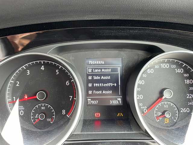 フォルクスワーゲン ゴルフ トゥーラン TSI コンフォートライン 東京都 2018(平30)年 3.8万km ディープブラックパールエフェクト 新車時保証書/取扱説明書　ナビ説明書/プリクラッシュブレーキシステム【歩行者検知】/リヤトラフィックアラート【後退時衝突軽減ブレーキ】/アダプティブクルーズコントロール/ブラインドスポットアシスト/レーンキープアシスト/アイドリングストップ/純正ナビ/フルセグTV/SD/CD/DVD/REC/BT/AUX/USB/AppleCarplay/バックカメラ　ETC【DSRC】/LEDヘッドライト/オートライト/キーレスキー×2/革巻きハンドル/純正16インチアルミ