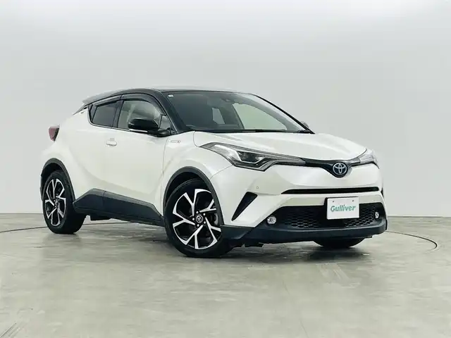 トヨタ Ｃ－ＨＲ G 福島県 2019(平31)年 2.7万km ブラック/ホワイトパールクリスタルシャイン 2トーン トヨタセーフティセンス/・プリクラッシュセーフティシステム（対車両）/・レーンディパーチャーアラート/・オートマチックハイビーム/ブラインドスポットモニター/純正ドライブレコーダー/純正ナビ/・型番：NSZT-Y68T/・フルセグ/CD/SD/BT/AM/FM/・バックカメラ/・フロントカメラ/・ビルトインETC2.0/革巻きステアリング/・ステアリングスイッチ/・クルーズコントロール/LEDヘッドライト/・フォグランプ/・オートライト/電動パーキングブレーキ/・ブレーキホールド/ハーフレザーシート/・シートヒーター/電動格納ミラー/・ウィンカーミラー/純正フロアマット/ドアバイザー/スマートキー/・プッシュスタート