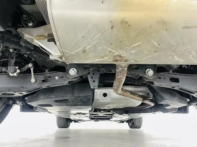 トヨタ Ｃ－ＨＲ G 福島県 2019(平31)年 2.7万km ブラック/ホワイトパールクリスタルシャイン 2トーン トヨタセーフティセンス/・プリクラッシュセーフティシステム（対車両）/・レーンディパーチャーアラート/・オートマチックハイビーム/ブラインドスポットモニター/純正ドライブレコーダー/純正ナビ/・型番：NSZT-Y68T/・フルセグ/CD/SD/BT/AM/FM/・バックカメラ/・フロントカメラ/・ビルトインETC2.0/革巻きステアリング/・ステアリングスイッチ/・クルーズコントロール/LEDヘッドライト/・フォグランプ/・オートライト/電動パーキングブレーキ/・ブレーキホールド/ハーフレザーシート/・シートヒーター/電動格納ミラー/・ウィンカーミラー/純正フロアマット/ドアバイザー/スマートキー/・プッシュスタート