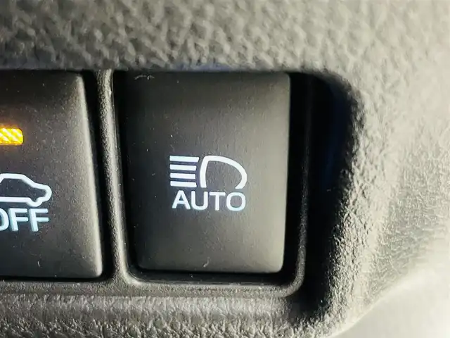 トヨタ Ｃ－ＨＲ G 福島県 2019(平31)年 2.7万km ブラック/ホワイトパールクリスタルシャイン 2トーン トヨタセーフティセンス/・プリクラッシュセーフティシステム（対車両）/・レーンディパーチャーアラート/・オートマチックハイビーム/ブラインドスポットモニター/純正ドライブレコーダー/純正ナビ/・型番：NSZT-Y68T/・フルセグ/CD/SD/BT/AM/FM/・バックカメラ/・フロントカメラ/・ビルトインETC2.0/革巻きステアリング/・ステアリングスイッチ/・クルーズコントロール/LEDヘッドライト/・フォグランプ/・オートライト/電動パーキングブレーキ/・ブレーキホールド/ハーフレザーシート/・シートヒーター/電動格納ミラー/・ウィンカーミラー/純正フロアマット/ドアバイザー/スマートキー/・プッシュスタート