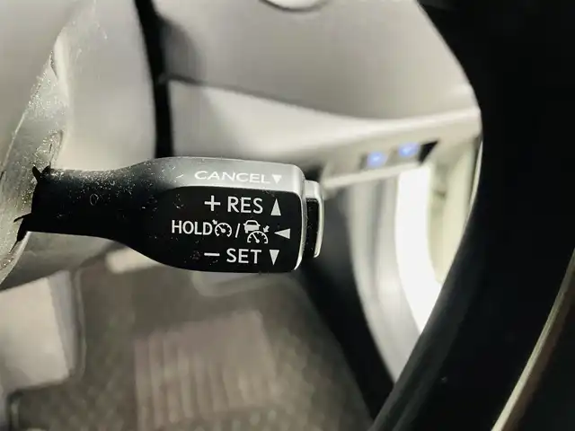 トヨタ Ｃ－ＨＲ G 福島県 2019(平31)年 2.7万km ブラック/ホワイトパールクリスタルシャイン 2トーン トヨタセーフティセンス/・プリクラッシュセーフティシステム（対車両）/・レーンディパーチャーアラート/・オートマチックハイビーム/ブラインドスポットモニター/純正ドライブレコーダー/純正ナビ/・型番：NSZT-Y68T/・フルセグ/CD/SD/BT/AM/FM/・バックカメラ/・フロントカメラ/・ビルトインETC2.0/革巻きステアリング/・ステアリングスイッチ/・クルーズコントロール/LEDヘッドライト/・フォグランプ/・オートライト/電動パーキングブレーキ/・ブレーキホールド/ハーフレザーシート/・シートヒーター/電動格納ミラー/・ウィンカーミラー/純正フロアマット/ドアバイザー/スマートキー/・プッシュスタート