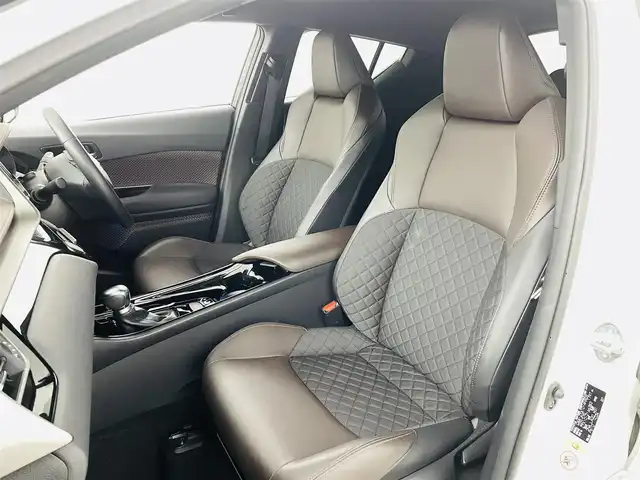 トヨタ Ｃ－ＨＲ G 福島県 2019(平31)年 2.7万km ブラック/ホワイトパールクリスタルシャイン 2トーン トヨタセーフティセンス/・プリクラッシュセーフティシステム（対車両）/・レーンディパーチャーアラート/・オートマチックハイビーム/ブラインドスポットモニター/純正ドライブレコーダー/純正ナビ/・型番：NSZT-Y68T/・フルセグ/CD/SD/BT/AM/FM/・バックカメラ/・フロントカメラ/・ビルトインETC2.0/革巻きステアリング/・ステアリングスイッチ/・クルーズコントロール/LEDヘッドライト/・フォグランプ/・オートライト/電動パーキングブレーキ/・ブレーキホールド/ハーフレザーシート/・シートヒーター/電動格納ミラー/・ウィンカーミラー/純正フロアマット/ドアバイザー/スマートキー/・プッシュスタート
