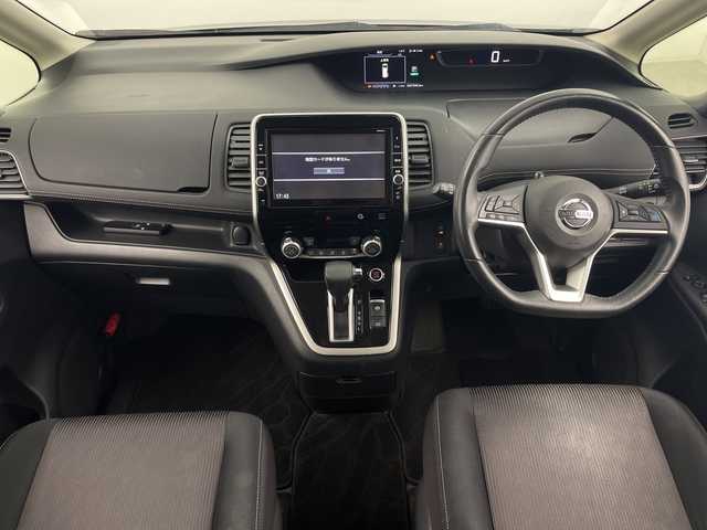 日産 セレナ ハイウェイスター 群馬県 2017(平29)年 9.5万km ダイヤモンドブラック 純正１１型後席モニター　純正９型ナビ　フルセグＴＶ　全周囲カメラ　デジタルインナーミラー　アダプティブクルーズコントロール　衝突被害軽減システム　両側電動スライドドア　電動パーキング　ＥＴＣ　禁煙車