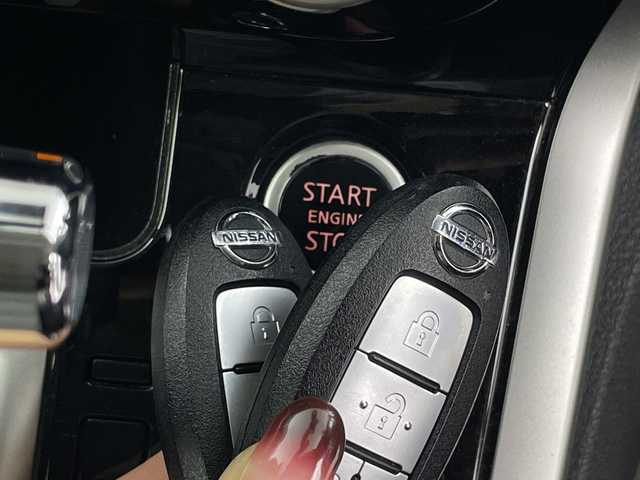 日産 セレナ ハイウェイスター 群馬県 2017(平29)年 9.5万km ダイヤモンドブラック 純正１１型後席モニター　純正９型ナビ　フルセグＴＶ　全周囲カメラ　デジタルインナーミラー　アダプティブクルーズコントロール　衝突被害軽減システム　両側電動スライドドア　電動パーキング　ＥＴＣ　禁煙車