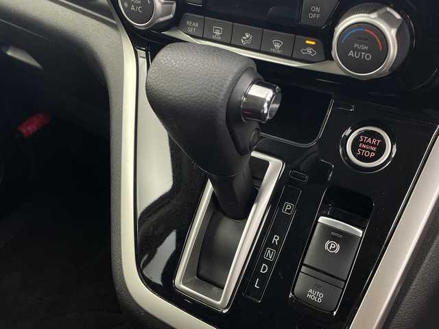 日産 セレナ ハイウェイスター 群馬県 2017(平29)年 9.5万km ダイヤモンドブラック 純正１１型後席モニター　純正９型ナビ　フルセグＴＶ　全周囲カメラ　デジタルインナーミラー　アダプティブクルーズコントロール　衝突被害軽減システム　両側電動スライドドア　電動パーキング　ＥＴＣ　禁煙車