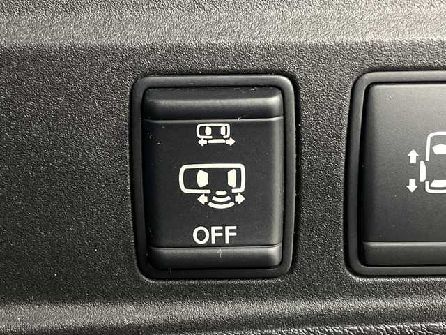 日産 セレナ ハイウェイスター 群馬県 2017(平29)年 9.5万km ダイヤモンドブラック 純正１１型後席モニター　純正９型ナビ　フルセグＴＶ　全周囲カメラ　デジタルインナーミラー　アダプティブクルーズコントロール　衝突被害軽減システム　両側電動スライドドア　電動パーキング　ＥＴＣ　禁煙車