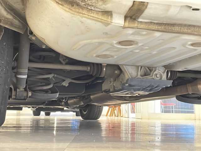 トヨタ エスクァイア Gi ブラックテーラード 福井県 2016(平28)年 13.1万km ホワイトパールクリスタルシャイン ４WD/ワンオーナー/アルパイン11インチメモリーナビ（EX11V）/フルセグTV/BT/CD/DVD/SD/USB/AUX/バックカメラ/10インチフリップダウンモニター（RSA10S-L-S)/セーフティセンス/・プリクラッシュセーフティ/・レーンディパーチャーアラート/・オートマチックハイビーム/・先行車発進警告機能/クルーズコントロール/ETC/パワースライドドア/レザーシート/シートヒーター/オートライト/LEDヘッドライト/社外アルミホイール/MTモード付AT/純正フロアマット/ステアリングスイッチ