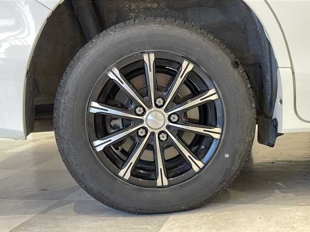 トヨタ エスクァイア Gi ブラックテーラード 福井県 2016(平28)年 13.1万km ホワイトパールクリスタルシャイン ４WD/ワンオーナー/アルパイン11インチメモリーナビ（EX11V）/フルセグTV/BT/CD/DVD/SD/USB/AUX/バックカメラ/10インチフリップダウンモニター（RSA10S-L-S)/セーフティセンス/・プリクラッシュセーフティ/・レーンディパーチャーアラート/・オートマチックハイビーム/・先行車発進警告機能/クルーズコントロール/ETC/パワースライドドア/レザーシート/シートヒーター/オートライト/LEDヘッドライト/社外アルミホイール/MTモード付AT/純正フロアマット/ステアリングスイッチ