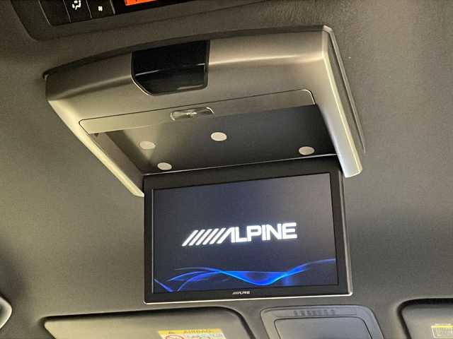 トヨタ エスクァイア Gi ブラックテーラード 福井県 2016(平28)年 13.1万km ホワイトパールクリスタルシャイン ４WD/ワンオーナー/アルパイン11インチメモリーナビ（EX11V）/フルセグTV/BT/CD/DVD/SD/USB/AUX/バックカメラ/10インチフリップダウンモニター（RSA10S-L-S)/セーフティセンス/・プリクラッシュセーフティ/・レーンディパーチャーアラート/・オートマチックハイビーム/・先行車発進警告機能/クルーズコントロール/ETC/パワースライドドア/レザーシート/シートヒーター/オートライト/LEDヘッドライト/社外アルミホイール/MTモード付AT/純正フロアマット/ステアリングスイッチ